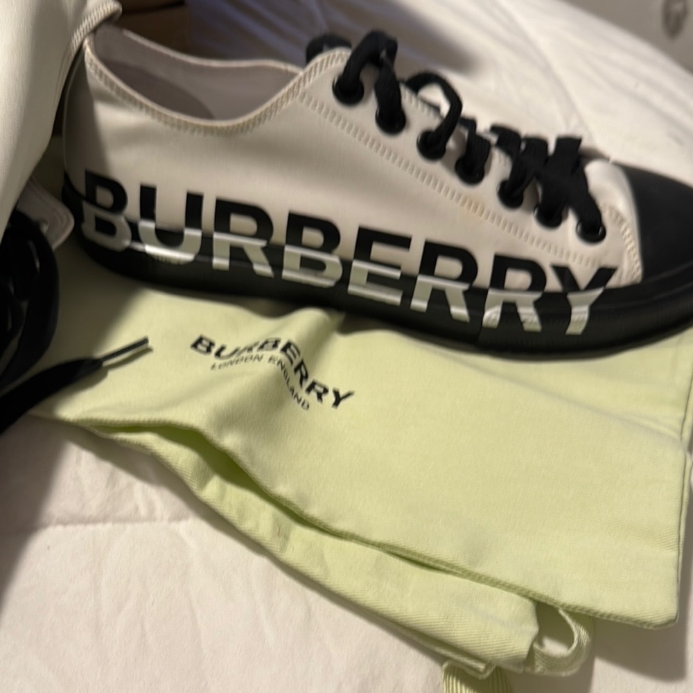 Burberry Larkhall Optic White Low Top Sneakers - Picture 4 of 7